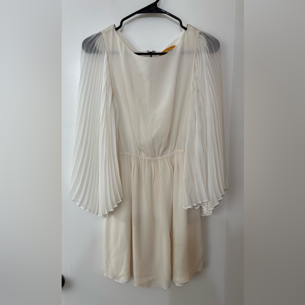Alice+Olivia Women Cream Silk Chiffon Florence Dress XS Wedding Shower Sorority